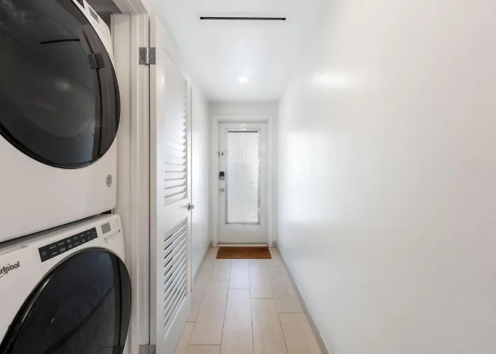 Next To Ritz Carlton, Oceanview 1Br On Seven Mile Beach